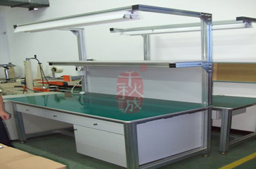 传统铝型材工作台